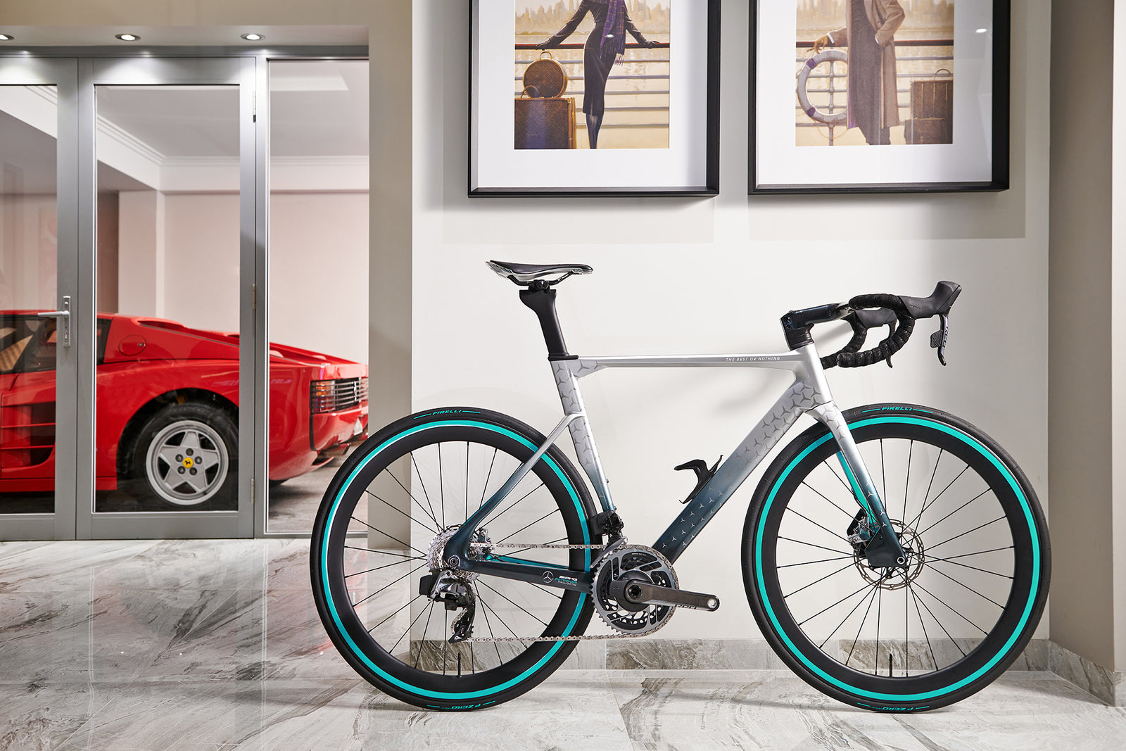 Mercedes-AMG PETRONAS F1® Equipo V11 Edición de carretera