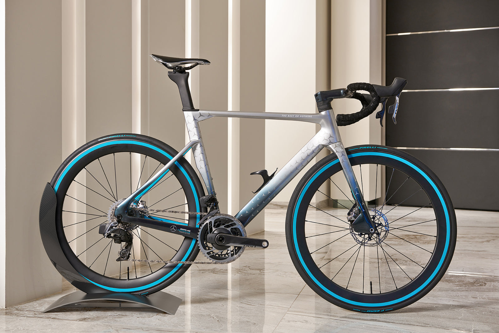 Mercedes-AMG PETRONAS F1® Team V11 Road Edition