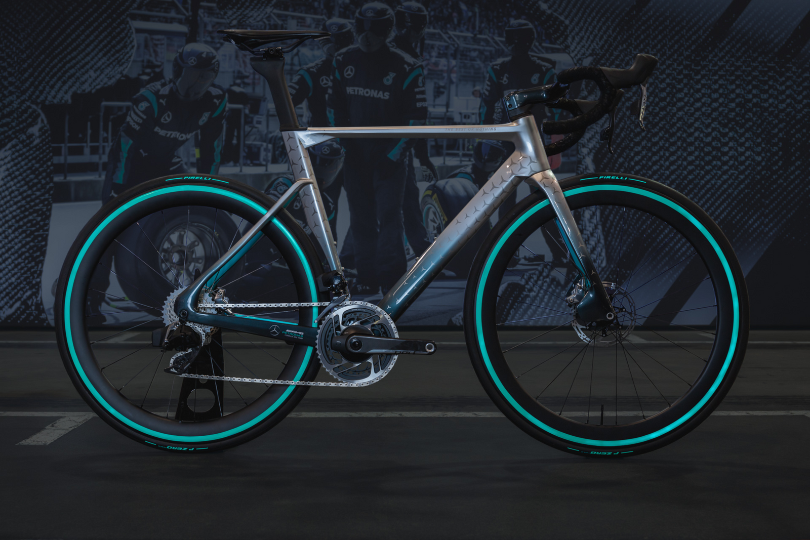 Mercedes-AMG PETRONAS F1® Team V11 Road Edition